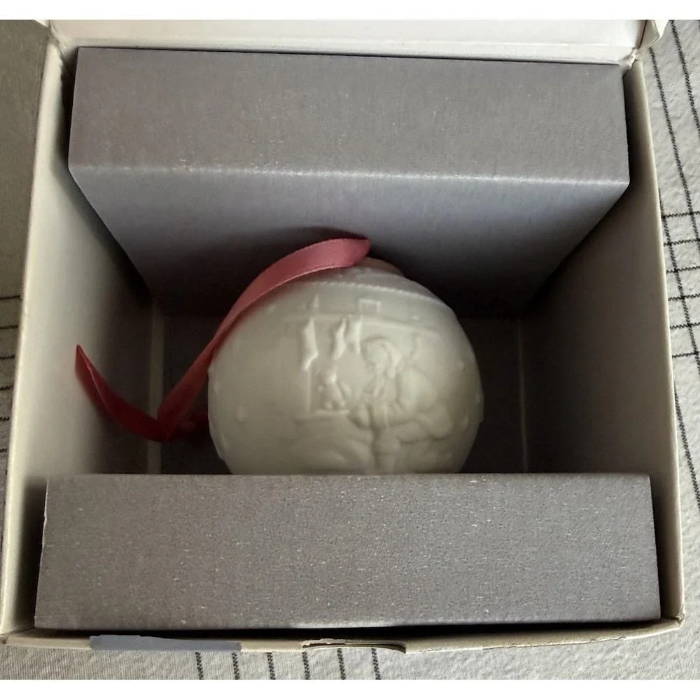 Lladro Vintage Christmas Ornament 16265 'Santa's Journey' 1996 w/Original Box